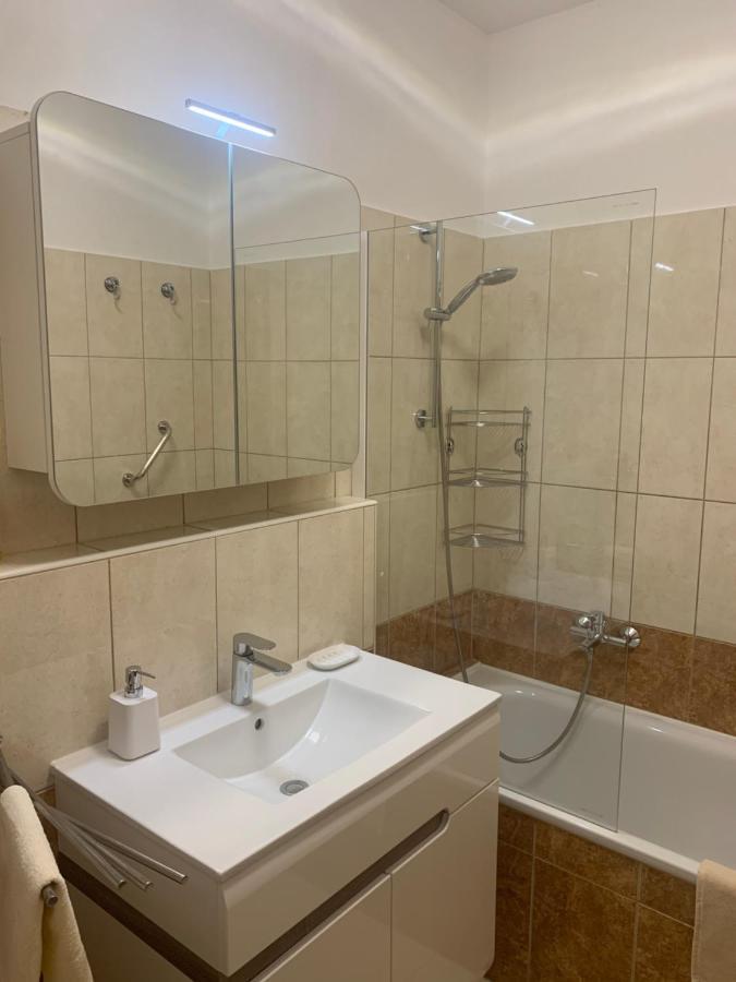 Chance Apartman Buekfuerdo Apartment Екстериор снимка